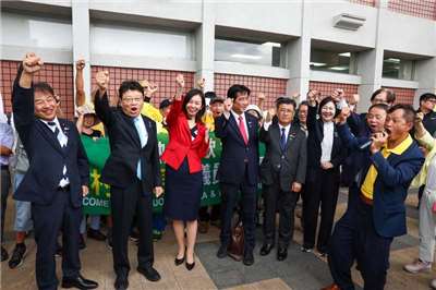 日本の衆参両院の国会議員7名で構成される日本超党派国会議員訪問団は8日午前、台湾に到着しました。（写真：CNA）