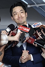 장완안 타이베이 시장은 7일 한 행사 개막 기자회견에 참석하기 전 언론 인터뷰에서, 2025 타이베이-상하이 포럼에 대해 일정은 아직 확정되지 않았으며 상하이 측과 계속 협의할 것이라고 밝혔다. 다만 포럼은 반드시 ‘대등, 존엄, 선의, 호혜’의 원칙에 따라 개최될 것이라고 강조했다. - 사진: CNA