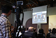 국립타이완대학교가 7일 개최한 제2회 ‘100대 공헌 업적 발표회’에서 지난 1년간 제작된 총통 동문 인터뷰 기록 영상을 공개했다. 영상에는 천수이볜, 마잉주, 차이잉원 전 총통과 라이칭더 현 총통이 각각 참여해 타이완대 재학 시절의 경험을 나누었다. - 사진: CNA