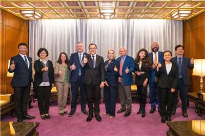 외교부 정무차장 천밍치(陳明祺, 좌5)  3일 미국 뉴잉글랜드 지역 주의회 대표단을 접견했다. - 사진: 외교부 제공 