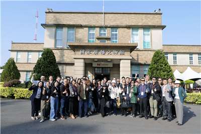 국가라디오박물관 ‘전파 속 타이완 역사’ 특별전 개막 기념 단체사진. - 사진: Rti