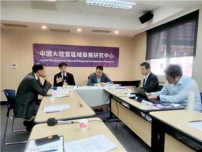 선여우중 대륙위원회 부주임위원(좌2)이 둥하이대학에서 열린 ‘타이완·미국·일본·중국 4자 상호관계의 도전과 전망’ 학술대회에서 민주 국가들이 중국에서 9월 3일 열리는 열병식에 불참하기를 바란다고 언급했다. - 사진: Rti