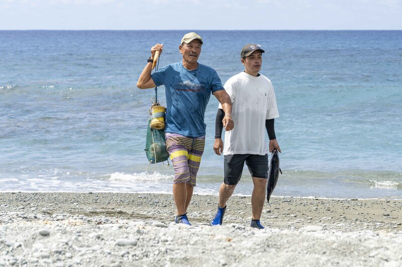 문학 다큐멘터리 에 출연한 샤만 란보안 부자 - 사진: CNA