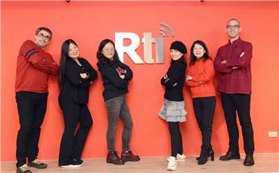 Rti 스페인어방송 진행자. -사진:  Rti