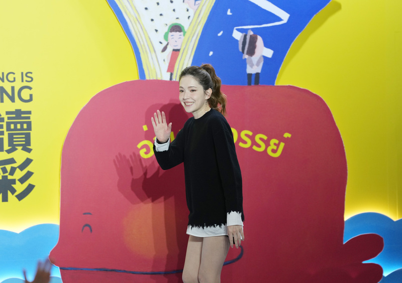 2026 타이베이국제도서전 4일째인 지난 6일, 배우 쉬웨이닝(許瑋甯)이 자신의 최신작의 발표회에 참석했다. - 사진: CNA