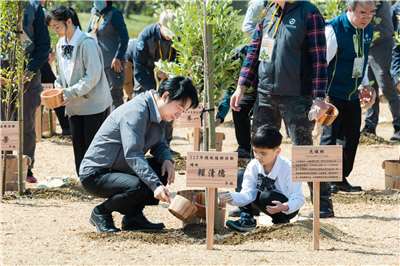 12일 식목일 행사에 참석한 라이칭더 총통(좌) - 사진: 총통부