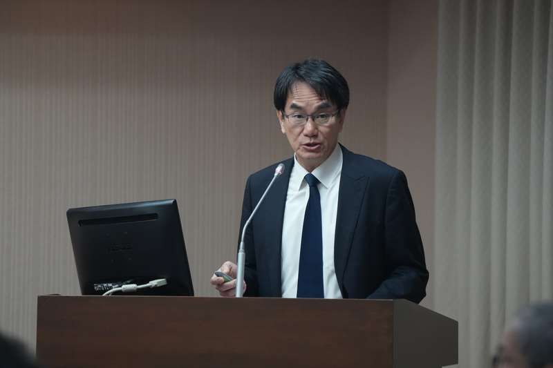 디지털발전부 장관 린이징(林宜敬)은 4월8일 입법원에서 ‘그동안 페이스북의 사기 건수가 가장 많았던 것이 최근에는 스레드(Threads) 플랫폼에서의 사기 건수가 페이스북을 넘어섰으며 피해자 연령층도 낮아지고 있다’고 밝혔다. -사진: 중앙통신사