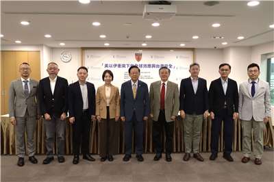 국책연구원은 4월24일(금) 오전 ‘미국·이스라엘·이란 충돌 속 글로벌 영향과 타이완 안보’ 좌담회를 열었다. 이날 좌담회에 참석한 (좌로부터) 국립타이완사범대학교 판스핑(范世平) 교수, 국책연구원 궈위런(郭育仁) 부원장, 화교위원회 리옌후이(李妍慧) 부위원장, 국책연구원 티엔홍마오(田弘茂) 이사장, 전 미국 국방부 관원 후전둥(胡振東), 중화경제연구원 경제법제연구센터 센터장 리춘(李淳), 전 국방대학교 정치작전대학원장 위중지(余宗基),  가오슝대학교 정치법학과 왕순원(王順文) 교수. -사진: 국책연구원 제공