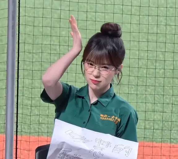 타이베이제일여고 교복 입고 퍼포먼스 한 이다혜 - 사진: 이다혜 인스타그램