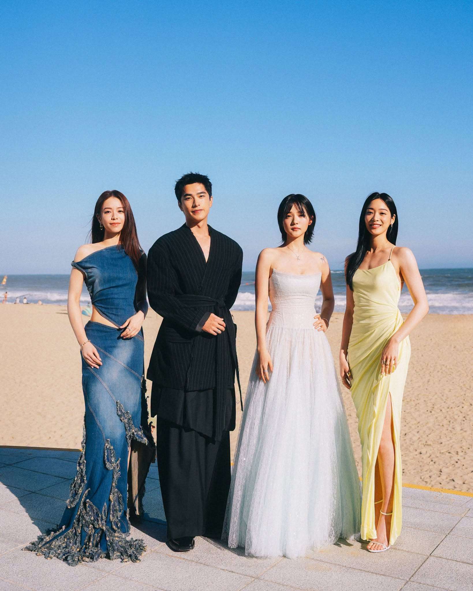 좌로부터 송윈화(宋芸樺), 정징화(曾敬驊), 린팅이(林廷憶), 장치(江齊) 등 타이완 실력파와 신예 스타 네 명이 한국 부산에서 열린 '2026 글로벌 OTT 어워즈(Global OTT Awards)'에 참석했다. - 사진: 문화콘텐츠진흥원 제공