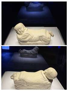 국립고궁박물원 남부분원 '여름나기' 특전에서 만나볼 수 있는 국보 송나라 정요(定窯, 가마 이름) 백자영아침(白瓷嬰兒枕). -사진:  jennifer pai백조미