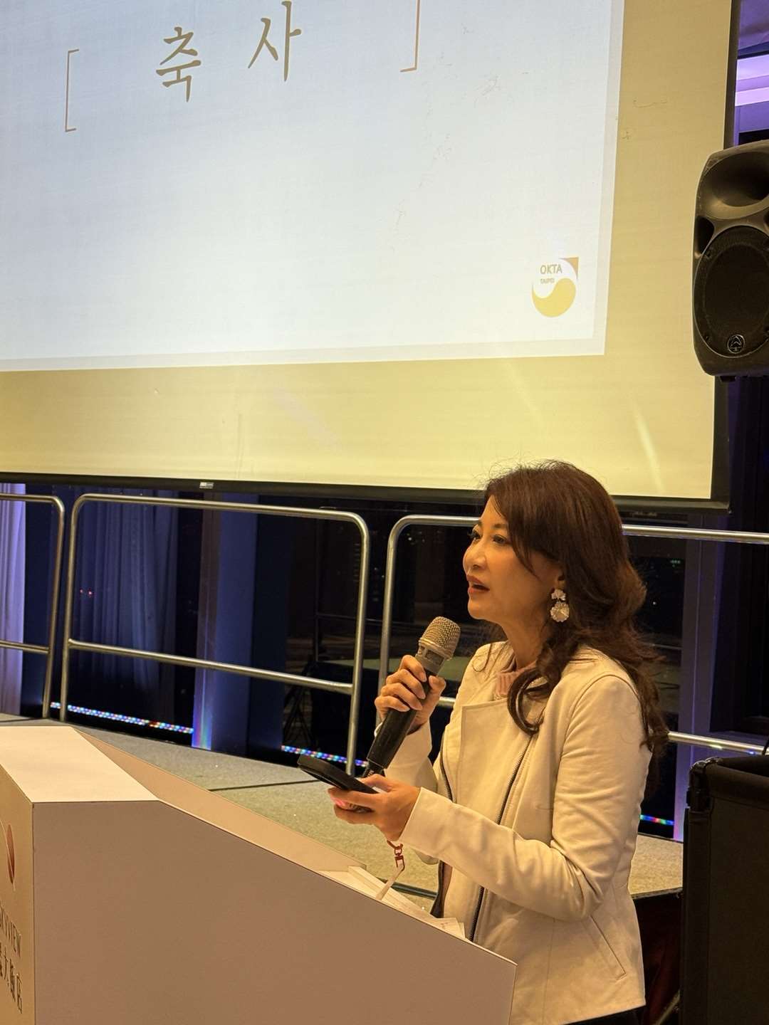 타이완 한경회 2025 송년회가 12월2일 타이베이에서 거행되었다. ‘타이완 국회-한국 경제 무역 과학기술 문화 창의 산업 교류 촉진회’를 발기, 성립한 여당(민주진보당) 소속 입법위원 린추인(林楚茵)은 "타이완 정부와 국회, 산업 그리고 타이완에서 열심히 사업하시는 한국인들을 위해, 양국 간의 긴밀한 교류를 진행할 수 있는 플랫폼이 되고, 가교 역할을 하겠다”고 말했다. -사진: jennifer pai백조미