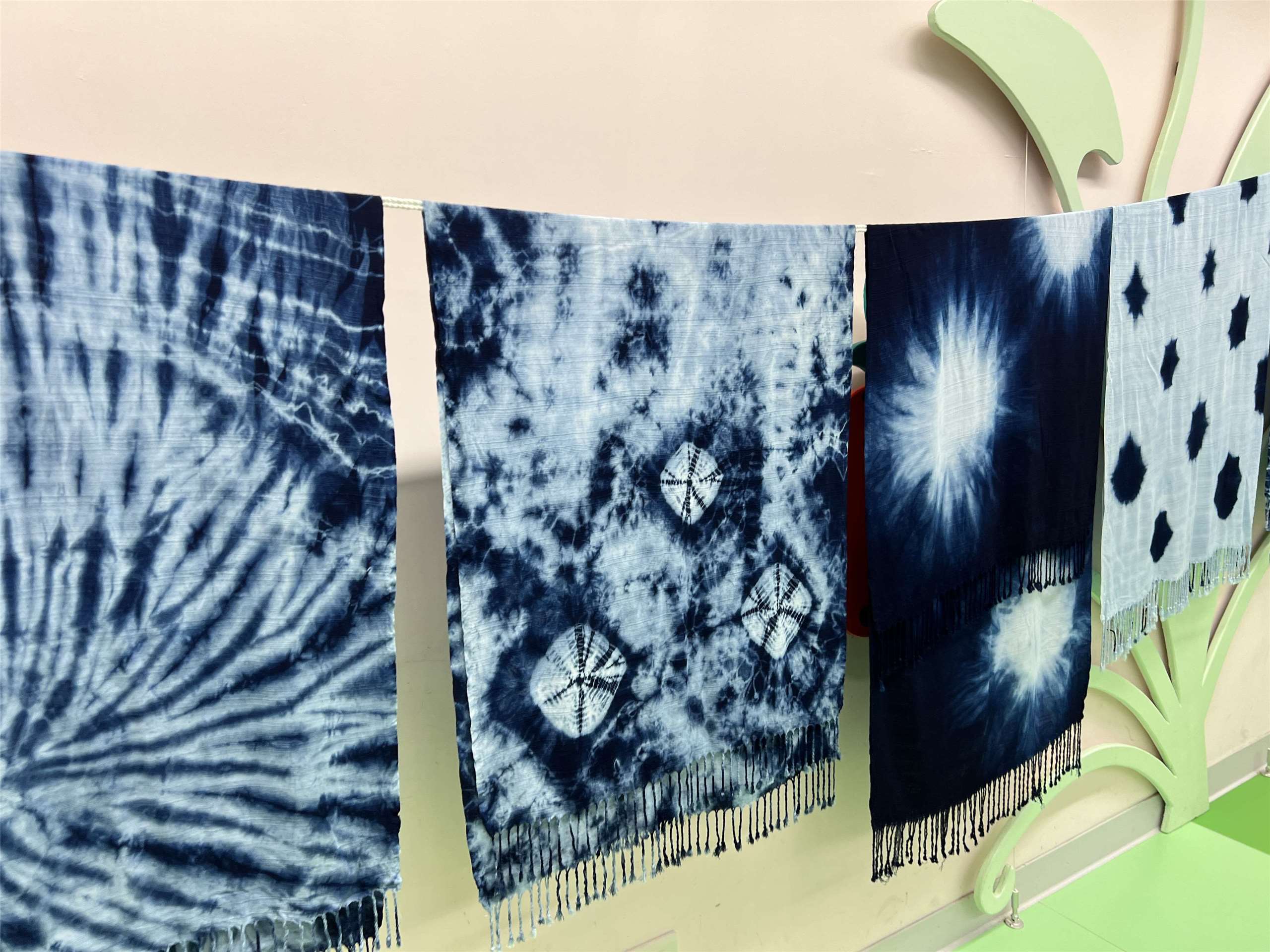  seni pewarnaan biru tradisional Taiwan. (foto: Ai Mei dari RTI Melayu)