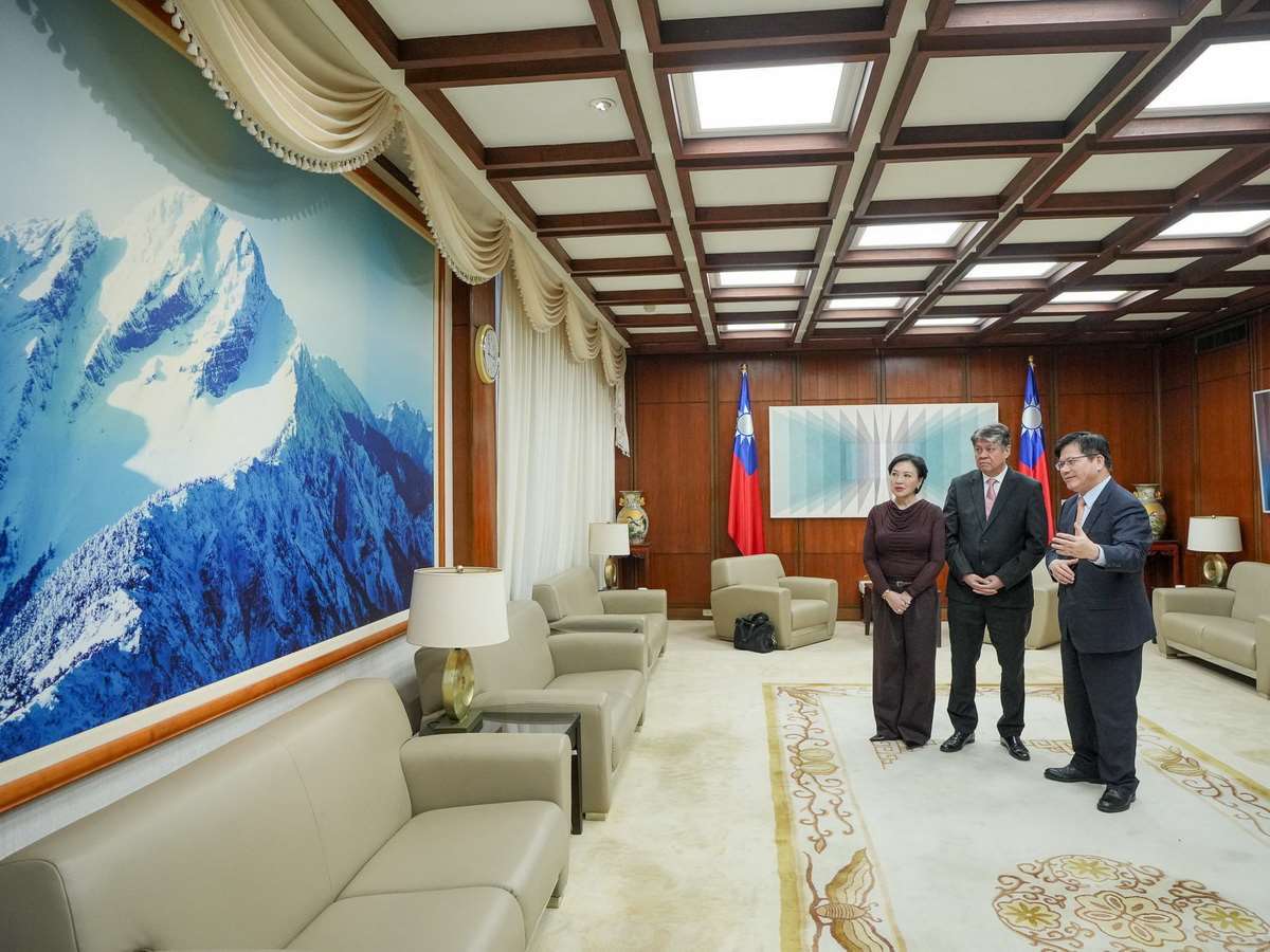 Menteri Luar Negeri Lin Chia-lung Berharap Perjanjian Kerjasama Ekonomi Taiwan-Filipina Akan Mewujudkan Rantaian Bekalan Bukan Merah