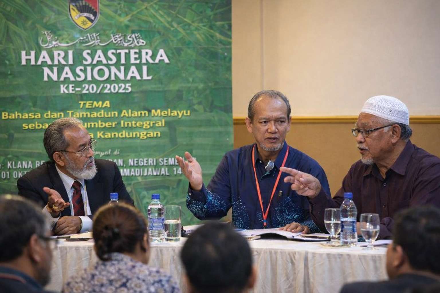 Menjelajahi jati diri Melayu menerusi sastera (Dihasilkan oleh Chatgpt)