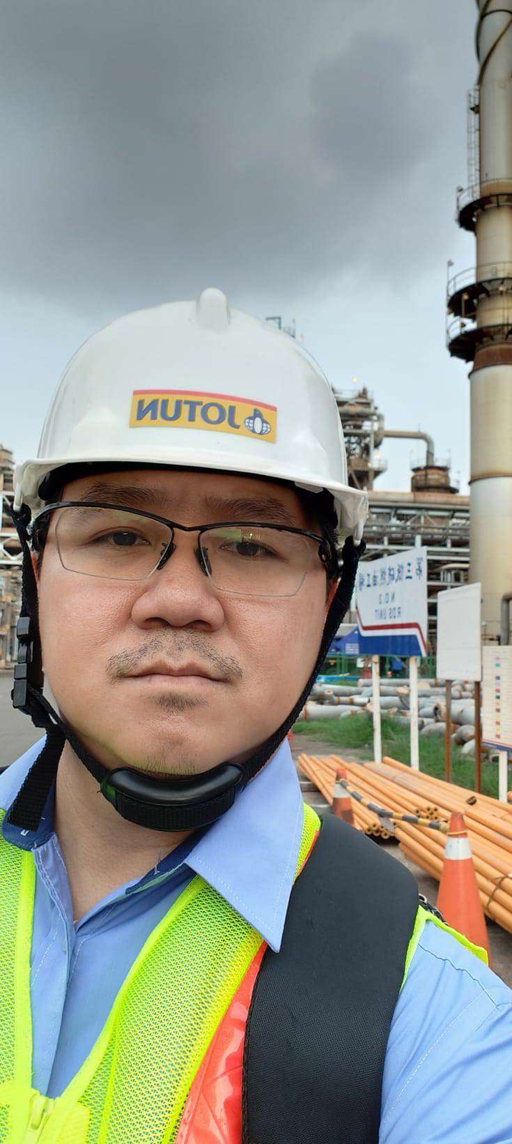 Saudara Yii yang rela menerima cabaran dan rintangan untuk memaju dalam kerjaya beliau.