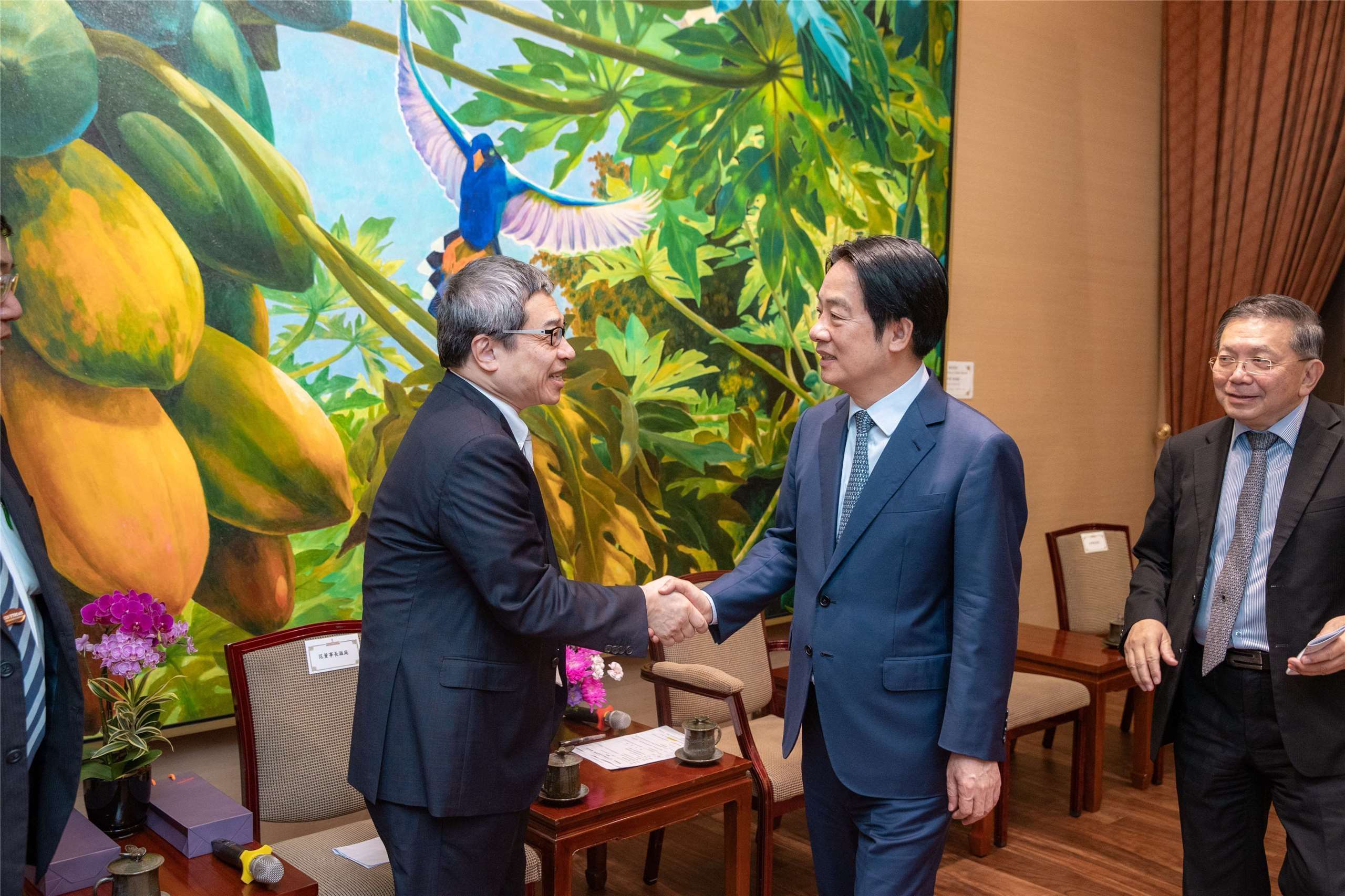 Presiden Lai Ching te pada 23 September telah menerima kunjungan para penerima Anugerah Kecemerlangan Industri Bioteknologi tahun ini. (Foto: Pejabat Presiden)