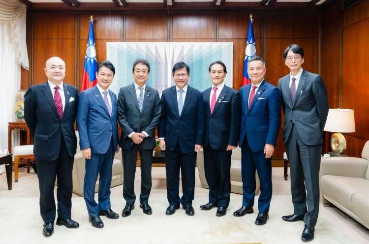 Perarakan Tentera China Menunjukkan Perikatan Negara Autoritarian, FM Lin: Demokrasi Mesti Lebih Bersatu (Foto: Facebook Lin Chia-lung)