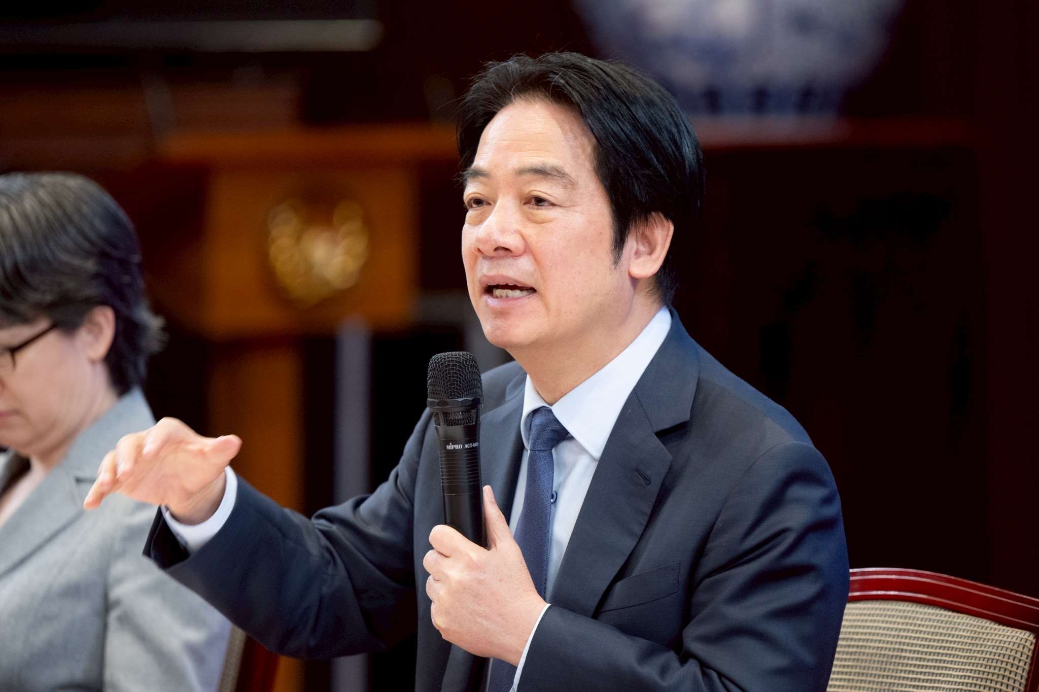 Presiden Lai Ching-te（賴清德） pada 11 haribulan menyeru kelulusan segera Akta Peruntukan Khas Pertahanan bagi mengelakkan kelewatan penghantaran senjata utama. (Foto: Pejabat Presiden)
