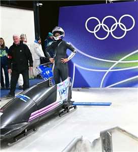 Atlet wanita Taiwan dalam acara bobsled individu, Lin Xinrong (林欣蓉) (tengah), pada 17 Februari di Olimpik Musim Sejuk Milan menunjukkan prestasi mantap pada pusingan ketiga. Namun, jumlah masa keseluruhan 3 minit 02.27 saat menempatkannya di kedudukan ke-21, hanya ketinggalan 0.08 saat daripada mara ke pusingan keempat final. (Disediakan oleh Jawatankuasa Olimpik Chinese Taipei) – Foto oleh wartawan Central News Agency, Li Jianzhong (黎建忠), 17 Februari 2026.