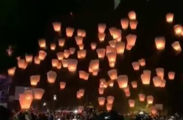 Melepaskan tanglung langit untuk berdoa 