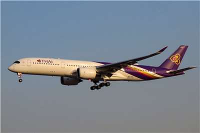 Thai Airways mengumumkan pelarasan harga tiket, dengan kenaikan purata antara 10% hingga 15%. (Wikipedia/CC BY-SA 4.0)