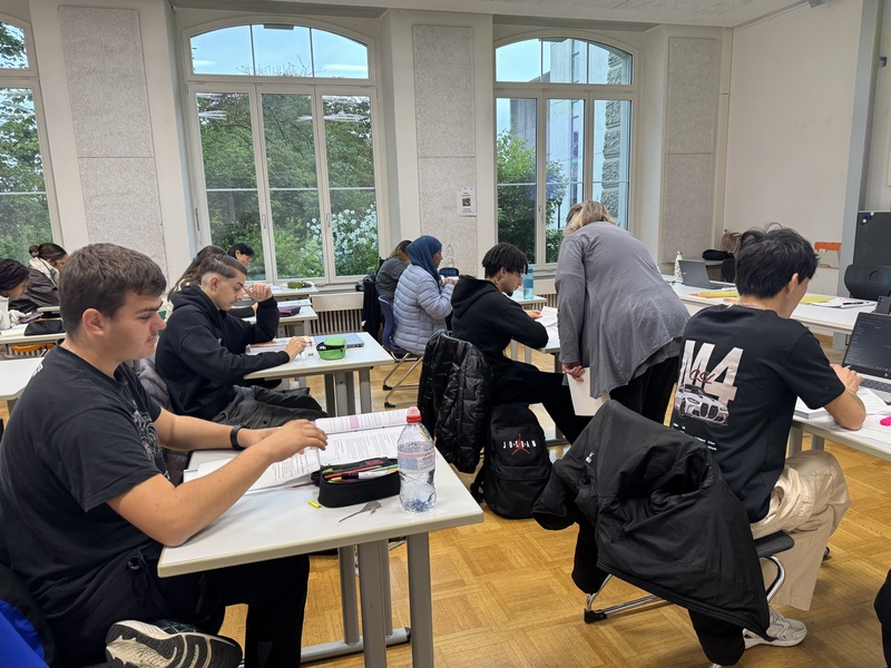 JF
瑞士長照教育外籍生多
瑞士長照課程人數約20人，教師盡量關注到學生的個
別需求。本地生較少，外籍生多，這是瑞士長照教育
的現實。
中央社記者郭芳君阿爾高州攝　114年10月30日
