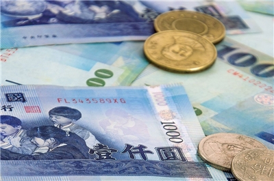 行政院は14日、特別予算を5900億元に増額し、1万元の現金一律給付を公布後1カ月以内に作業を開始することを決定しました。（写真：Pixabay）
