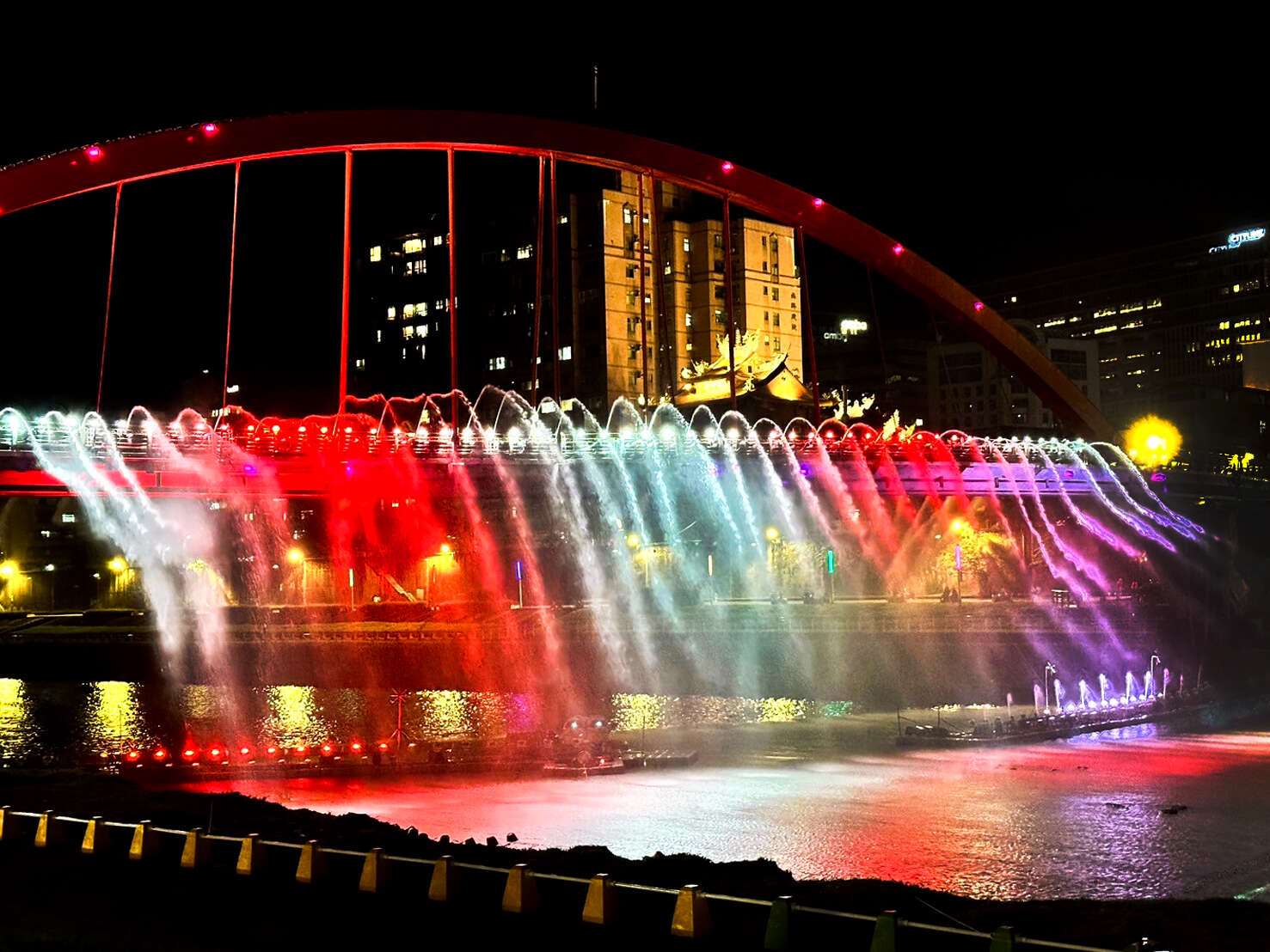 水舞秀 臺北玩樂秘笈