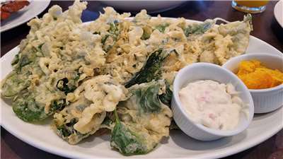 Crispy kangkóng Photo: Wikimedia