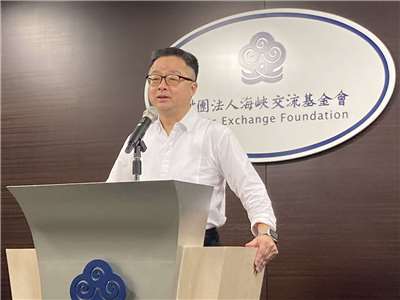 The Straits Exchange Foundation (SEF) held its regular press conference on October 16, chaired by Secretary-General Luo Wen-jia. (Photo by Huang Fan-chen)