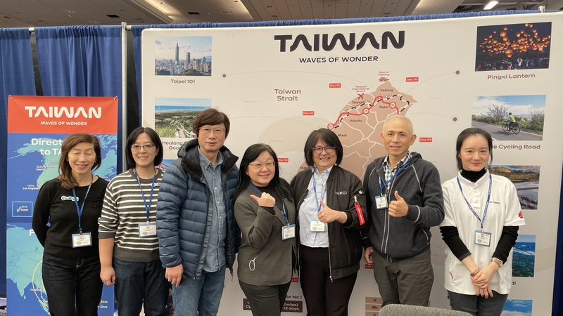 DF
Patok ang Taiwan sa Vancouver Outdoor Adventure Travel Show, dagsa ang mga bisita sa booth

Lumahok ang Taiwan Tourism Administration sa taunang Vancouver Outdoor Adventure Travel Show at naghatid ng malinaw na mensahe sa mga Canadian travelers: Pumunta sa Taiwan, at ang adventure ay nasa harap mo mismo.

(Larawan kuha ng Central News Agency reporter Cheng Ai-fen sa Vancouver, Marso 3, 2026)
