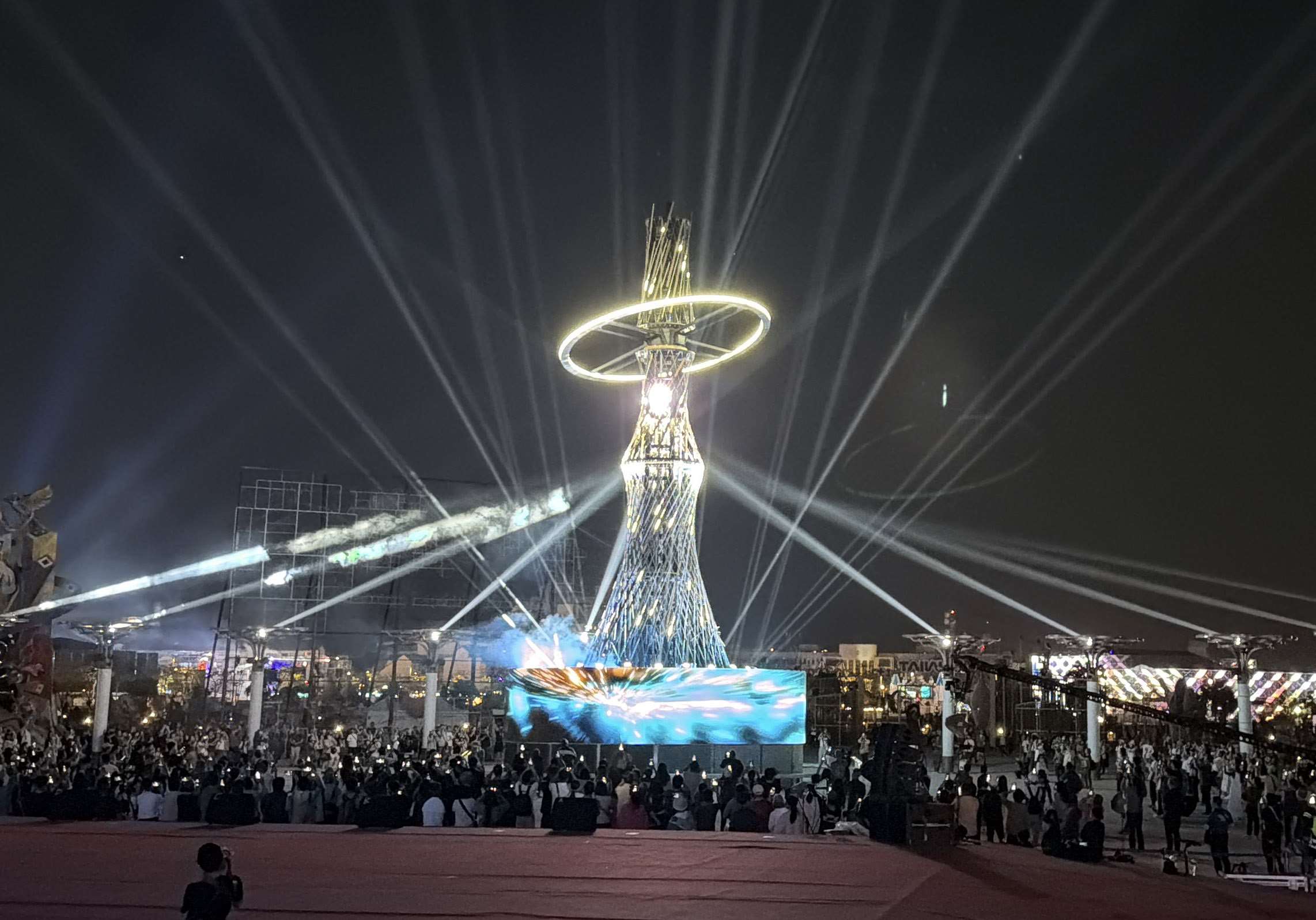 Isinagawa noong gabi ng ika-2 ang lighting test ng 2026 Taiwan Lantern Festival.
(Larawan kuha ni Wu Li-jun)