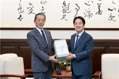 Photo from Presidential Office.
