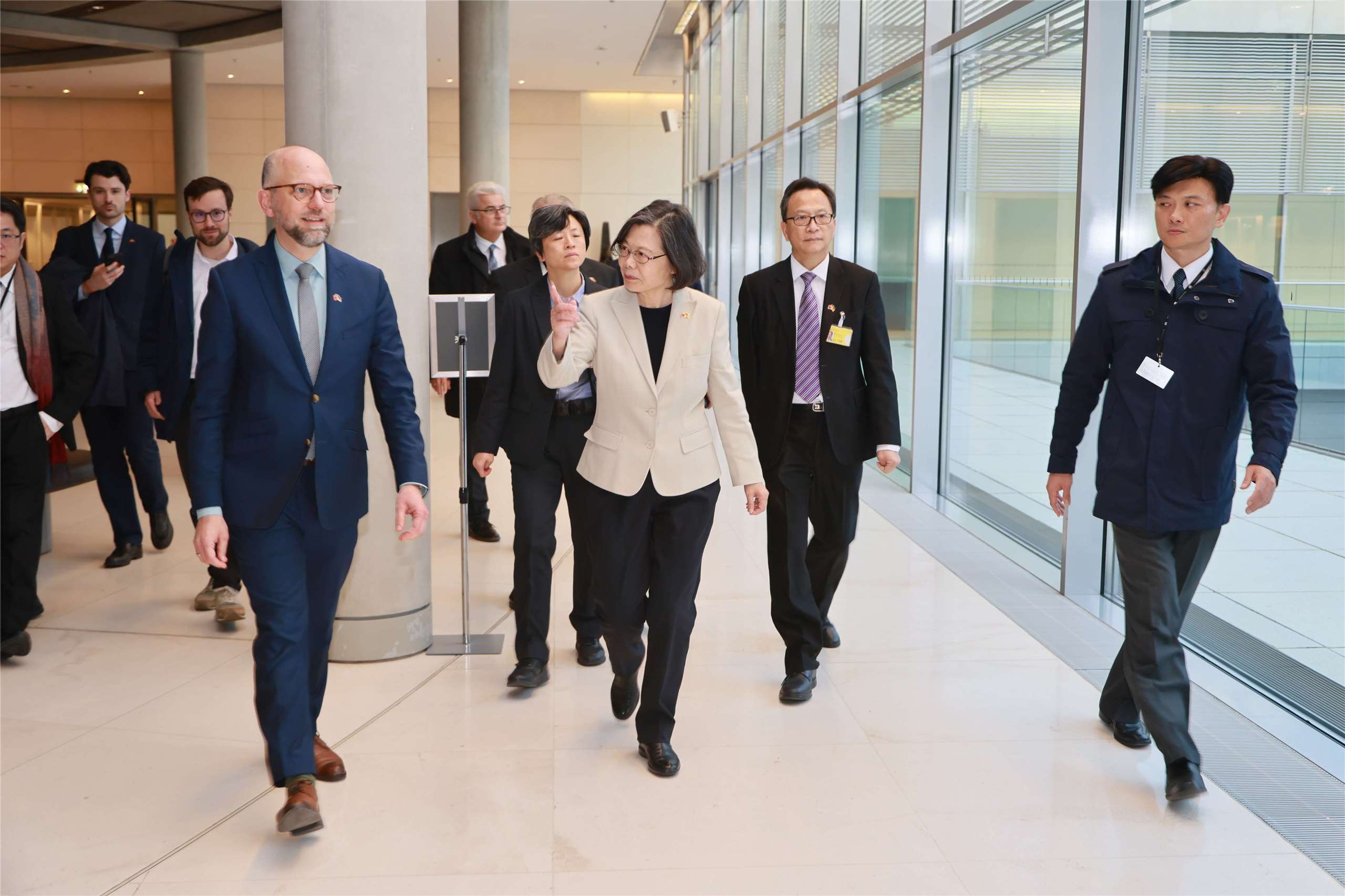 Экс-президент Тайваня выступила с речью в Берлине. Об этой и других новостях слушайте в новом информационном выпуске!