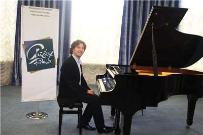 Украинский пианист из Нью-Йорка Павло Гинтов. 