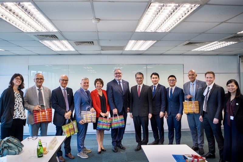 Делегация Сената Франции посещает Тайвань. Фото: CNA