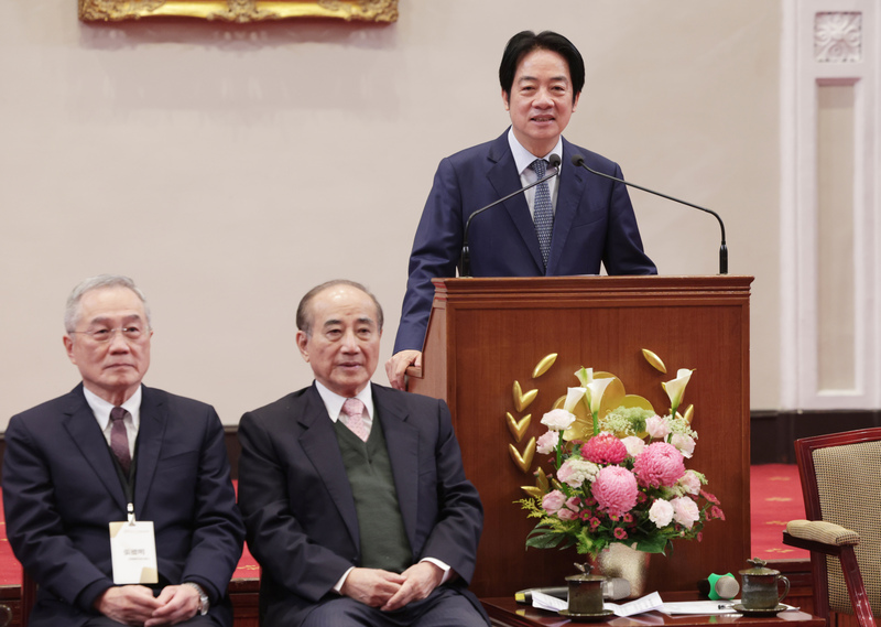 Президент Китайской Республики (Тайвань) Лай Цин-дэ на встрече с лауреатами 28-й Национальной премии качества в области биомедицины. Фото: CNA.