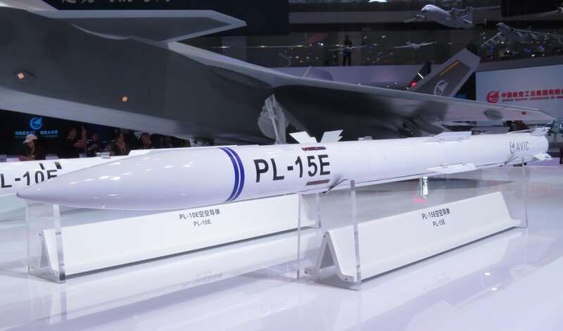 圖為2024年珠海航展展出的霹靂-15(PL-15E)。 (圖：中央社)
