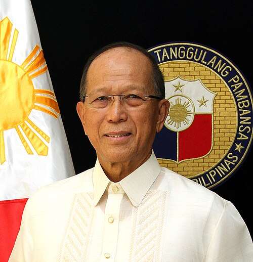 菲律賓前國防部長羅倫沙納（Delfin Lorenzana）(圖:維基百科)