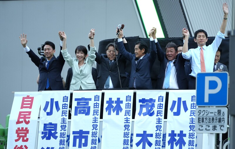 日本自民黨總裁選舉5候選人，9月24日在日本記者俱樂部舉行辯論會後，到秋葉原車站廣場舉行街頭演說。( 圖：中央社)