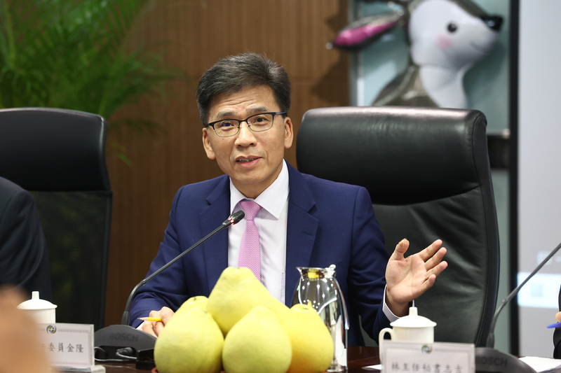 金管會主委彭金隆2日在記者會上表示，要推動台灣成為「亞洲資產管理中心」有項重大計畫，就是要壯大台灣資本市場。
