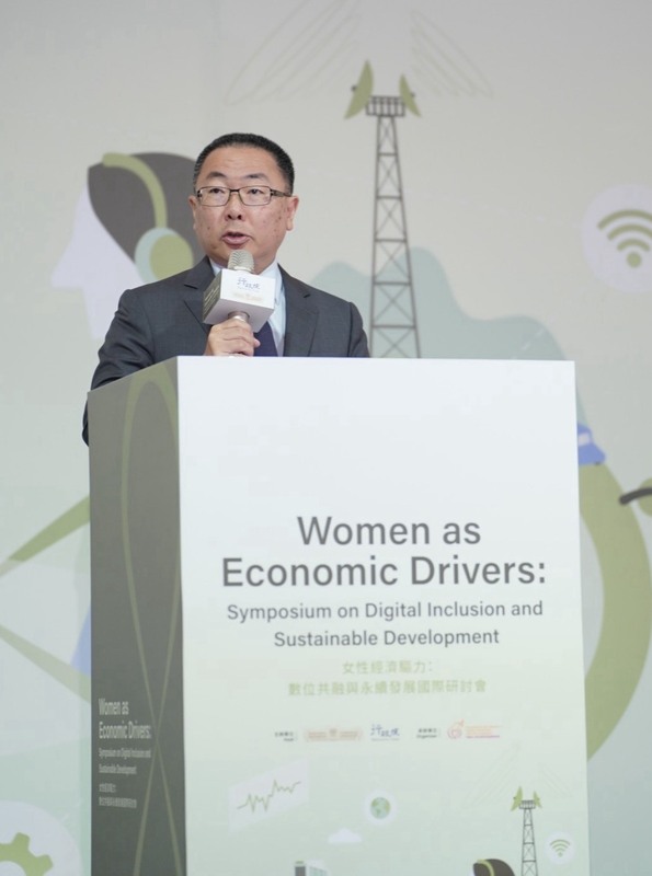行政院8日舉辦「女性經濟驅力：數位共融與永續發
展國際研討會」，行政院政務委員林明昕致詞時指
出，台灣應持續在亞洲展現性別平等標竿地位，將經
驗轉化為具體行動策略。（行政院提供）
