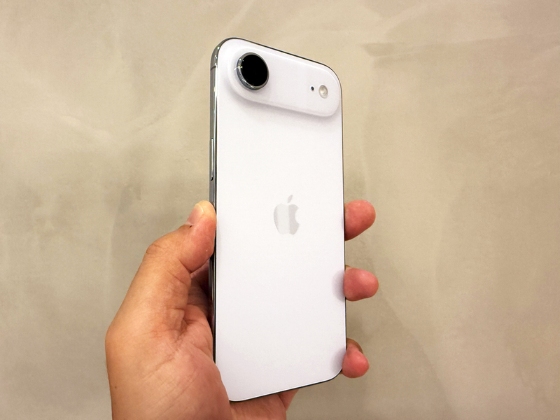 蘋果公司新推出的iPhone Air採用超輕薄設計。