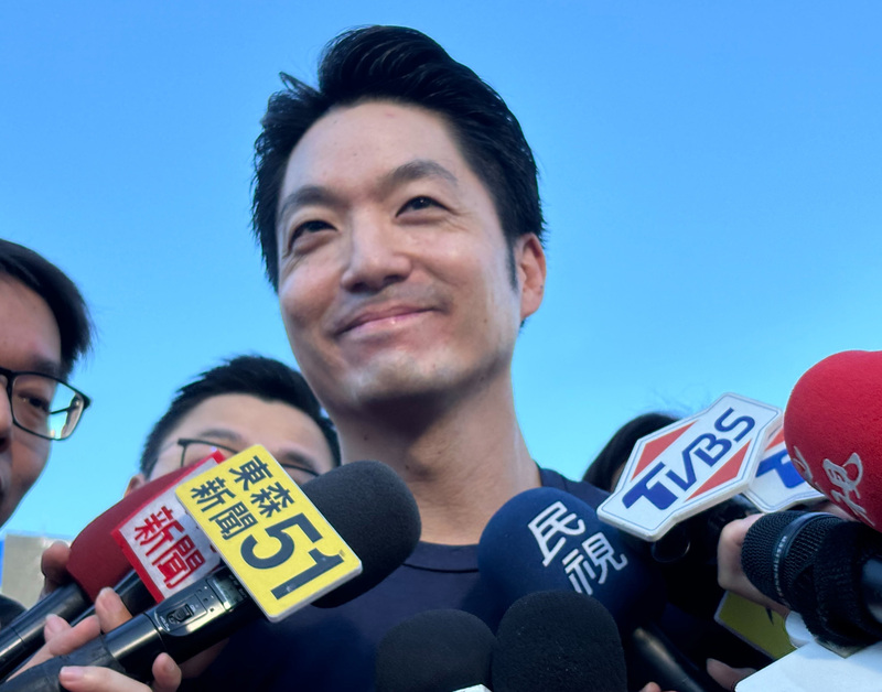 LG
蔣萬安：新壽若要續談輝達進駐　只有與市府解約
新光人壽9日表示，與台北市政府合作將輝達留在北
士科的初衷迄今未變。台北市長蔣萬安10日受訪時
說，輝達已經請市府協助尋找其他合適的地，並正在
評估幾個市府給予的選項，新壽若要繼續談，只有與
市府解約，市府再設定地上權給輝達。
中央社記者陳昱婷攝　114年10月10日
