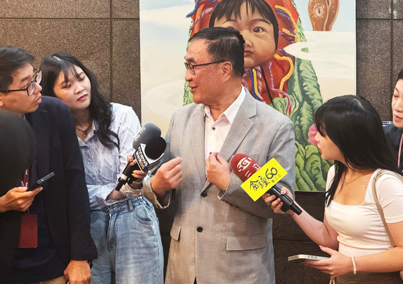 輝達進駐北士科T17、T18基地卡關，台北市政府宣布將正式發函新壽合意終止契約，台北市副市長李四川（中）13日表示，已接到新壽的公文，表明盼進入協調機制。