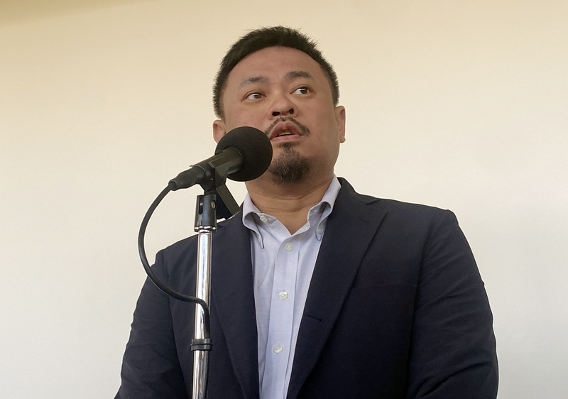 勞動部長洪申翰。
