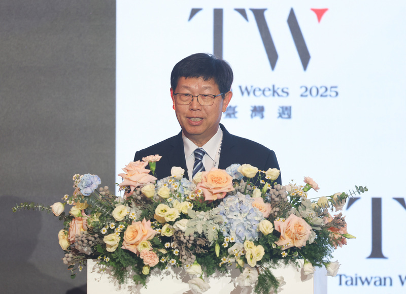 金融監督管理委員會15日上午舉行「台灣週」開幕活動，鴻海董事長劉揚偉受邀演講。