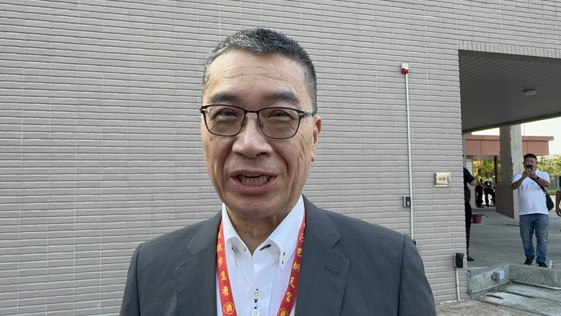 民進黨主席賴清德18日到雲林縣與當地黨公職人員座談，黨秘書長徐國勇（圖）場外受訪時表示，民進黨對於每個縣市都審慎以對，對選舉態度只有「贏！」
中央社記者姜宜菁攝  114年10月18日
