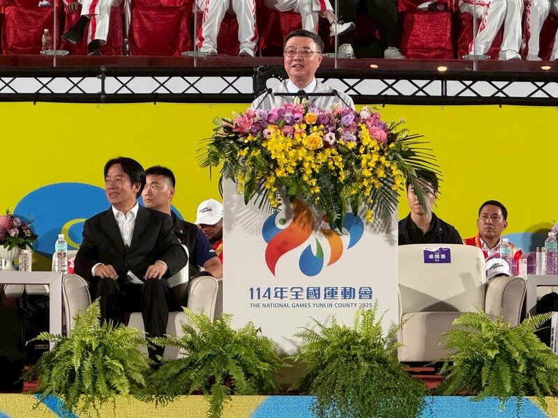 全國運動會18日在雲林登場，上千名選手同場競技，上萬人參與開幕典禮，行政院長卓榮泰（前）對選手提出3期許，從從容容游刃有餘完成比賽，超越自己的最佳成績，發揮運動家精神，好好享受比賽。